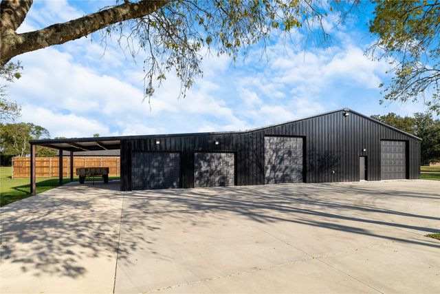 3179 County Road 3307, Greenville, TX 75402