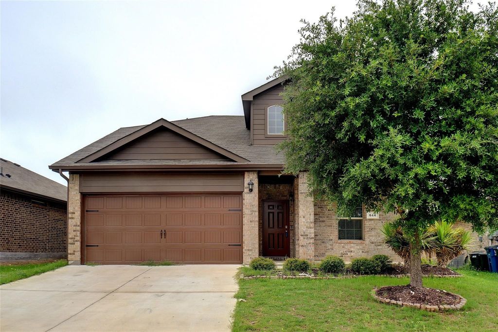 644 River Rock Drive, Azle, TX 76020 — exterior