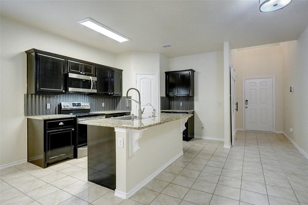 644 River Rock Drive, Azle, TX 76020 — photo 5