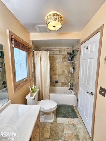 30868 Thistle Avenue, Chesterfield, MI 48051