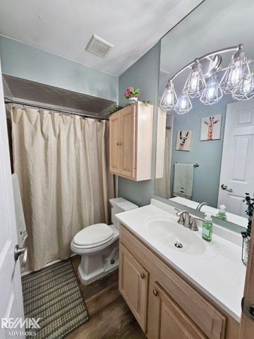 30868 Thistle Avenue, Chesterfield, MI 48051