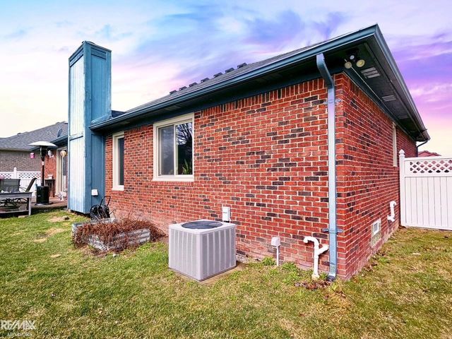 30868 Thistle Avenue, Chesterfield, MI 48051