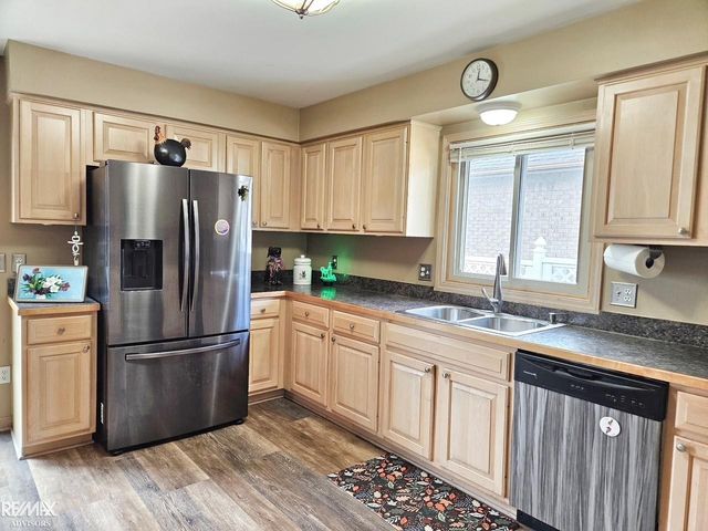 30868 Thistle Avenue, Chesterfield, MI 48051