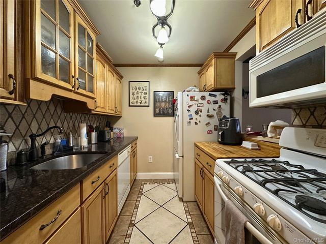 44 Johnes Street 109J, Newburgh, NY 12550