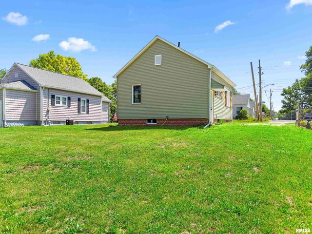 301 RESERVOIR Road, Pekin, IL 61554