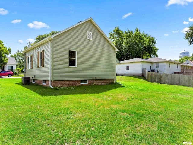 301 RESERVOIR Road, Pekin, IL 61554
