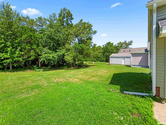 301 RESERVOIR Road, Pekin, IL 61554