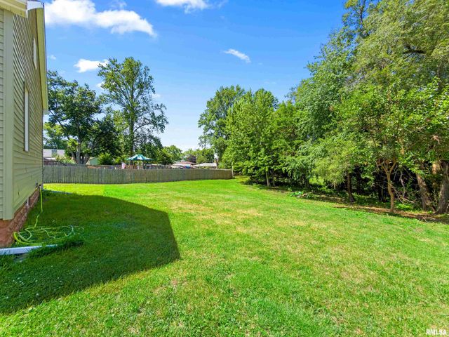301 RESERVOIR Road, Pekin, IL 61554