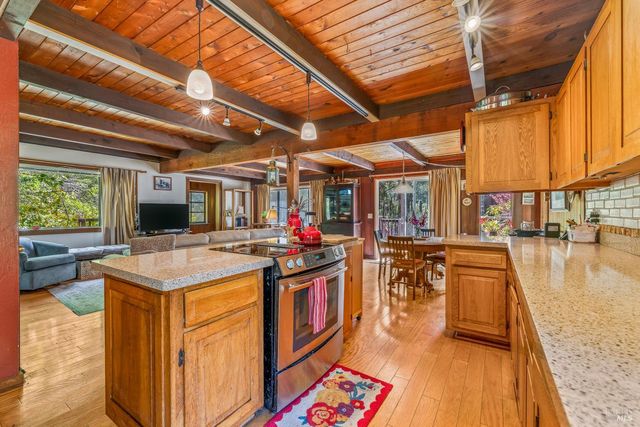 43150 Little Lake Rd, Mendocino, CA 95460