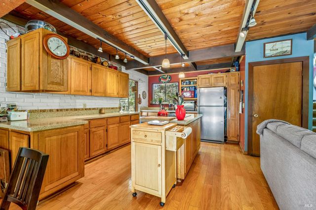 43150 Little Lake Rd, Mendocino, CA 95460