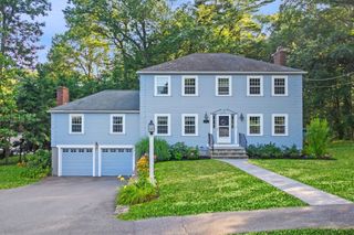 18 Heritage Lane, Lynnfield, MA 01940