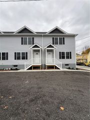 184 Avenue C 2, Woonsocket, RI 02895