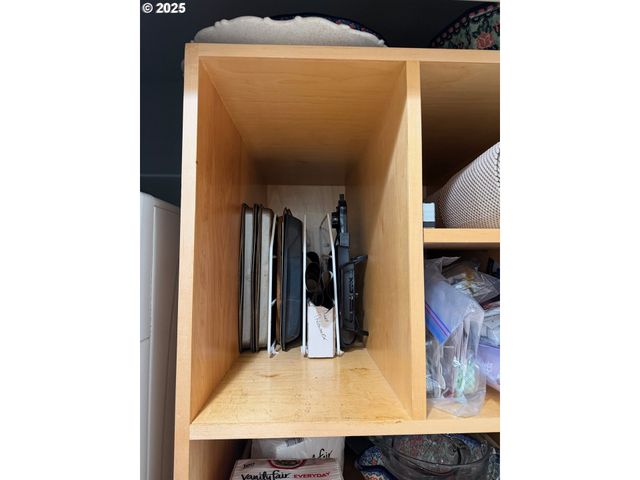 1960 LINCOLN St, North Bend, OR 97459