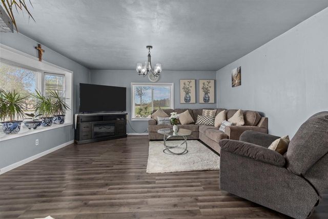N8496 HWY 55, Menasha, WI 54952