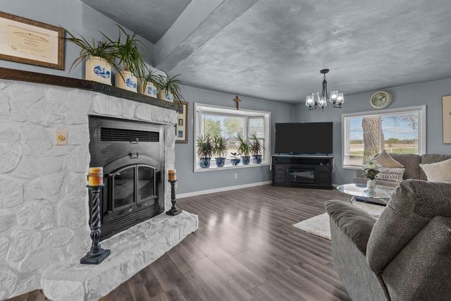 N8496 HWY 55, Menasha, WI 54952