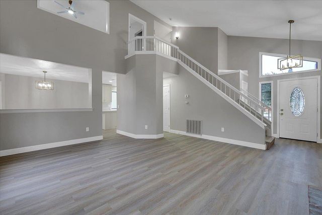 14 Eduardo Ct, Sacramento, CA 95831