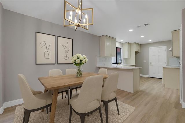 14 Eduardo Ct, Sacramento, CA 95831