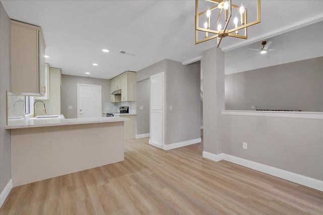 14 Eduardo Ct, Sacramento, CA 95831