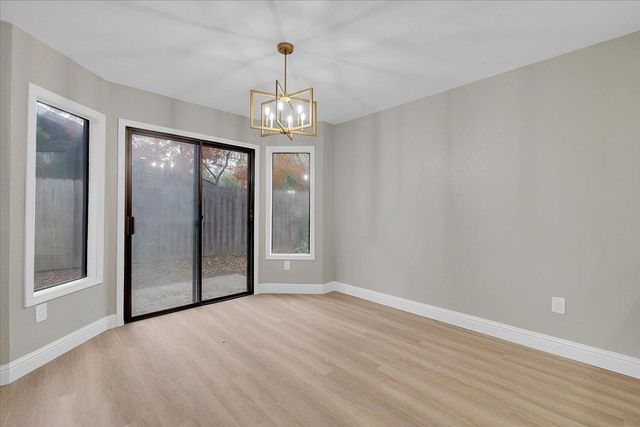 14 Eduardo Ct, Sacramento, CA 95831