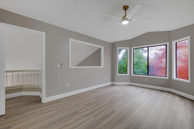 14 Eduardo Ct, Sacramento, CA 95831