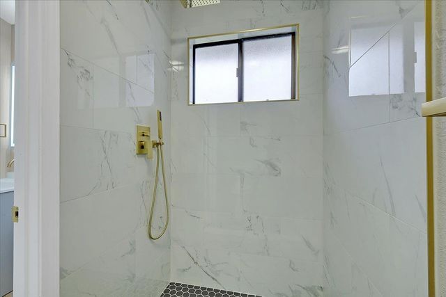 14 Eduardo Ct, Sacramento, CA 95831