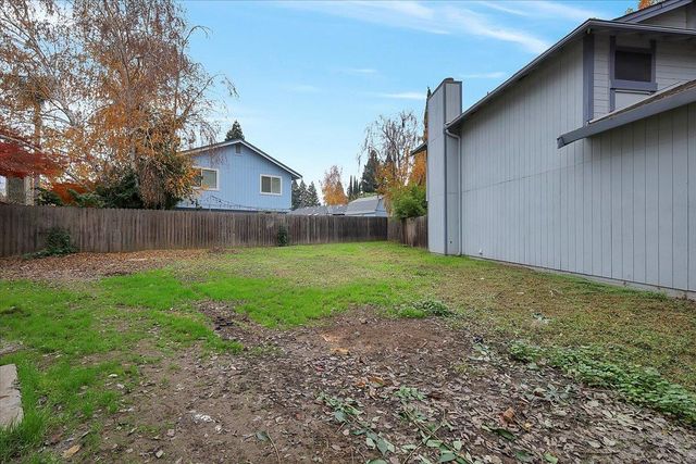 14 Eduardo Ct, Sacramento, CA 95831