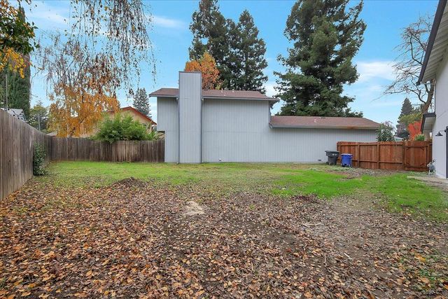 14 Eduardo Ct, Sacramento, CA 95831