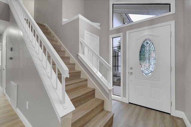 14 Eduardo Ct, Sacramento, CA 95831