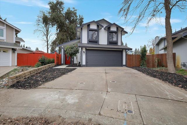 14 Eduardo Ct, Sacramento, CA 95831