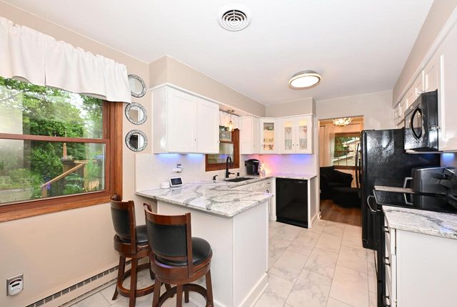 501 Cheyenne DRIVE, Waukesha, WI 53188