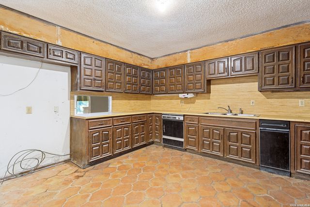 30725 ONION CRK, Bulverde, TX 78163