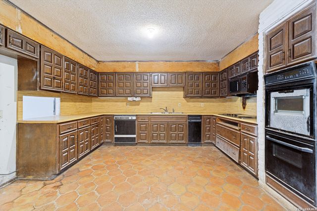 30725 ONION CRK, Bulverde, TX 78163