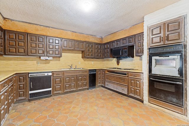 30725 ONION CRK, Bulverde, TX 78163