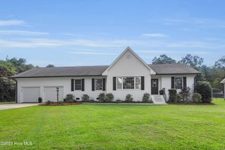 305 Madam Moores Lane, New Bern, NC 28562