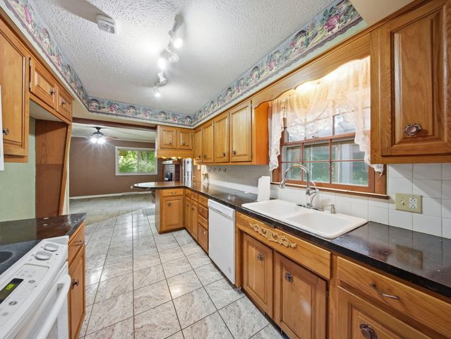 2411 S Mayfair Avenue, Springfield, MO 65804