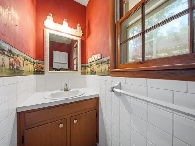 2411 S Mayfair Avenue, Springfield, MO 65804