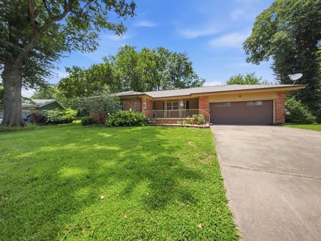 2411 S Mayfair Avenue, Springfield, MO 65804