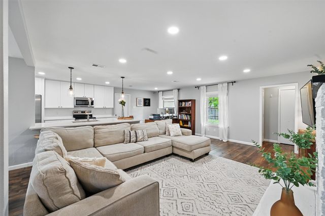 2108 Stonegate Drive N, Bedford, TX 76021