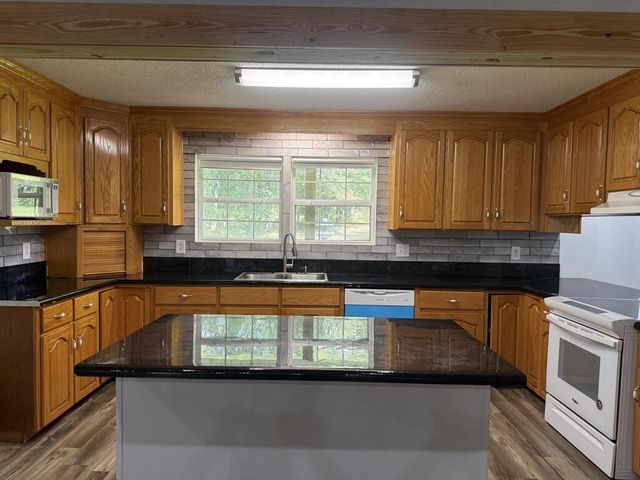 870 D Hodge Road, Cottonwood, AL 36320
