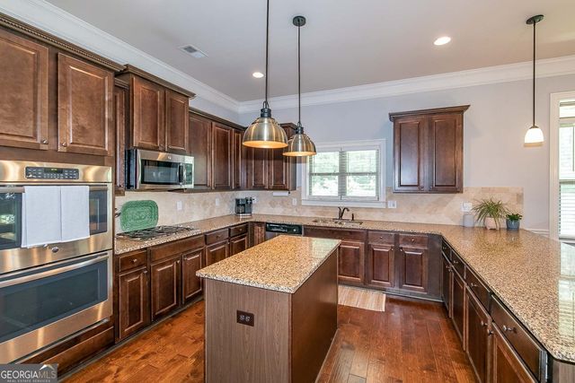 49 Bay Crest Court, Loganville, GA 30052