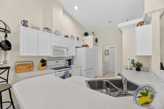216 51ST STREET CIRCLE E, Palmetto, FL 34221