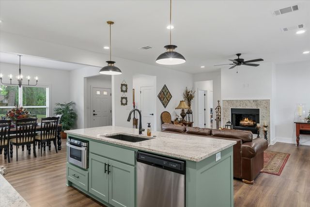 1024 Monte Carlo, Grand Saline, TX 75140