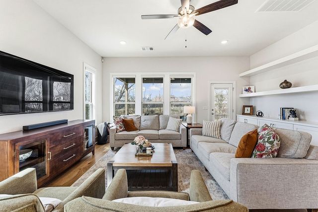 5200 SW Stanford Court, Bentonville, AR 72713