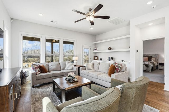 5200 SW Stanford Court, Bentonville, AR 72713