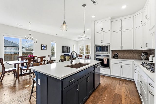 5200 SW Stanford Court, Bentonville, AR 72713