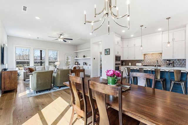 5200 SW Stanford Court, Bentonville, AR 72713