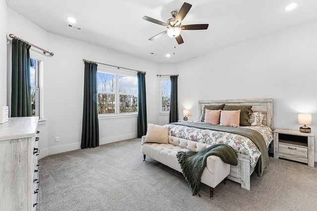 5200 SW Stanford Court, Bentonville, AR 72713