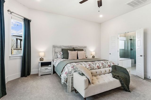 5200 SW Stanford Court, Bentonville, AR 72713