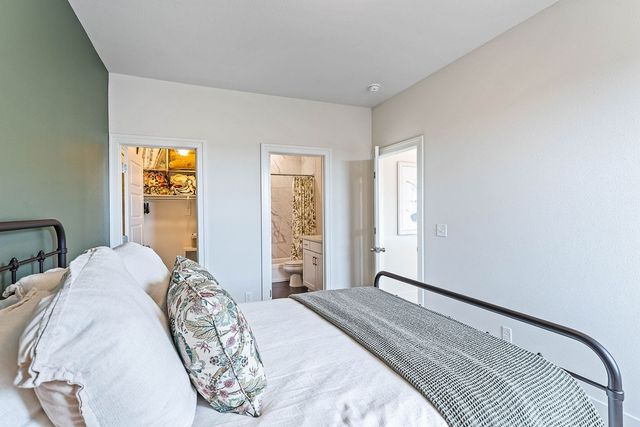 5200 SW Stanford Court, Bentonville, AR 72713