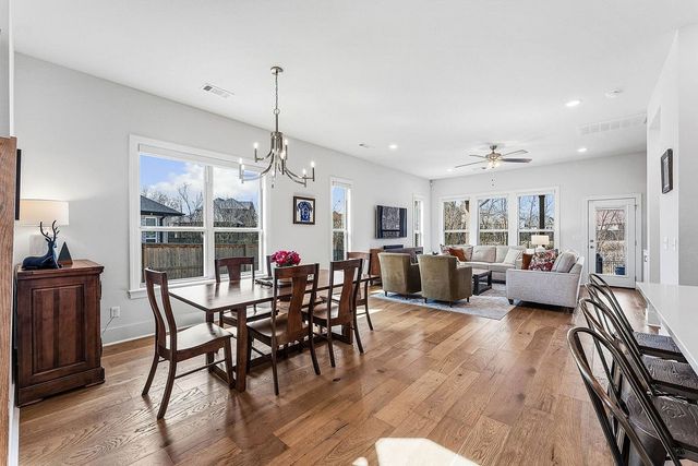 5200 SW Stanford Court, Bentonville, AR 72713